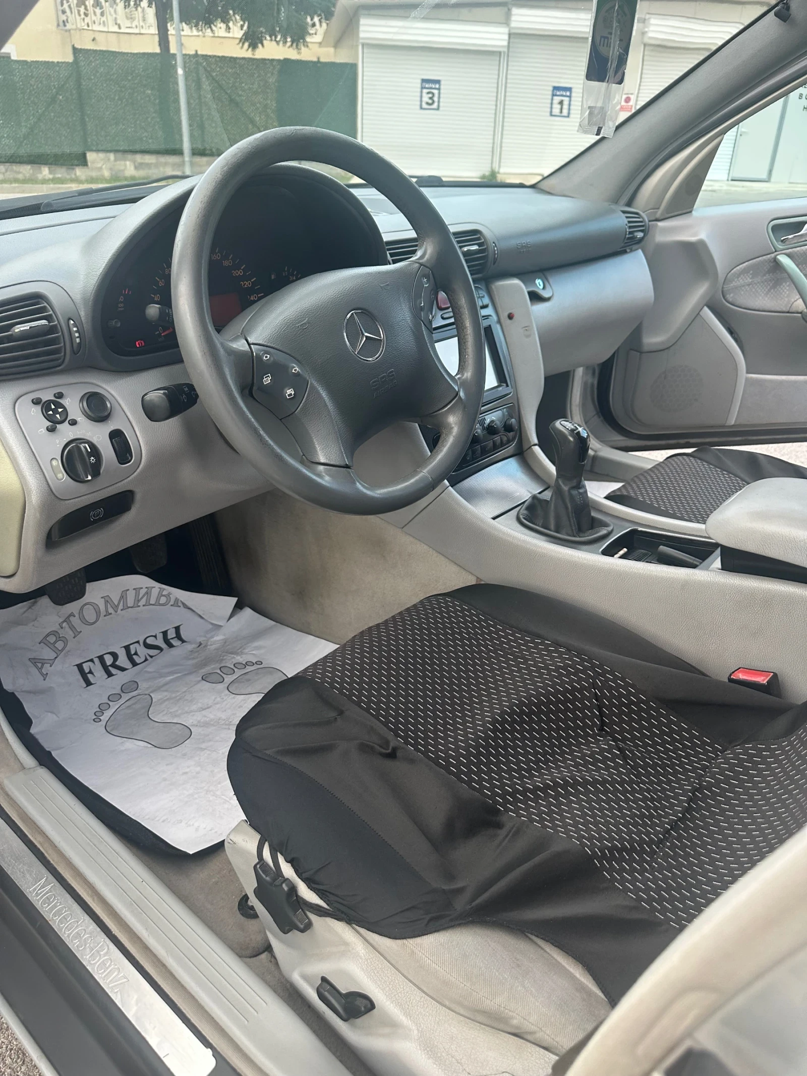 Mercedes-Benz C 220, снимка 8 - Автомобили и джипове - 55303819