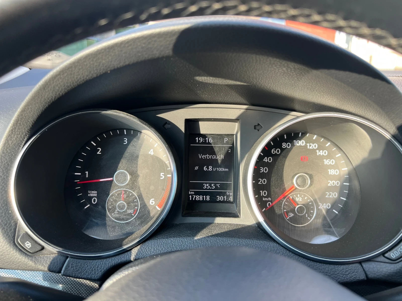 VW Golf, снимка 11 - Автомобили и джипове - 55550600