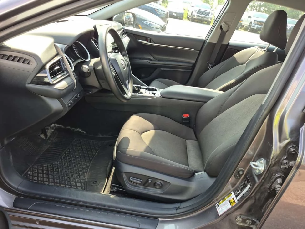 Toyota Camry * HYBRID * BLIND SPOT * AWD * CARFAX * , снимка 6 - Автомобили и джипове - 55744046