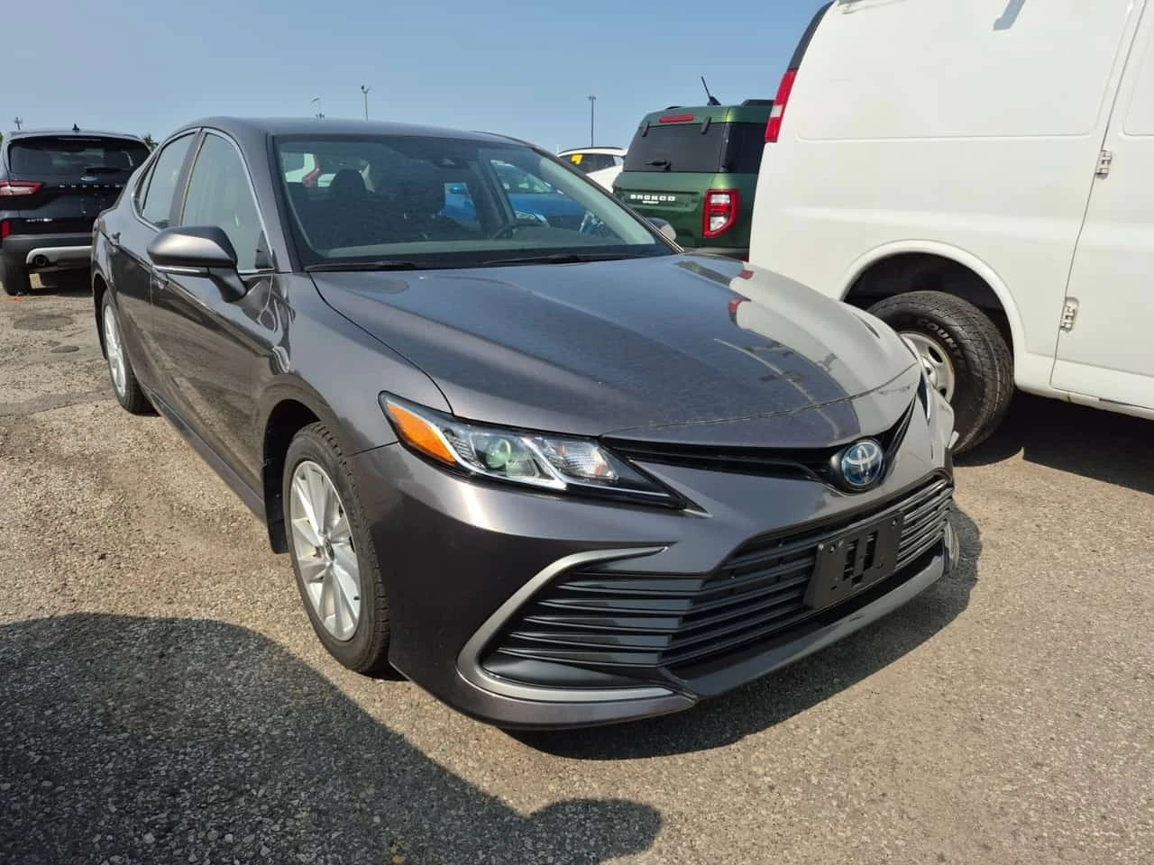Toyota Camry * HYBRID * BLIND SPOT * AWD * CARFAX * , снимка 2 - Автомобили и джипове - 55744046