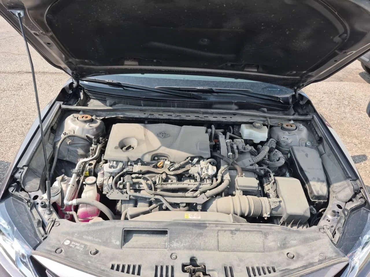 Toyota Camry * HYBRID * BLIND SPOT * AWD * CARFAX * , снимка 15 - Автомобили и джипове - 55744046