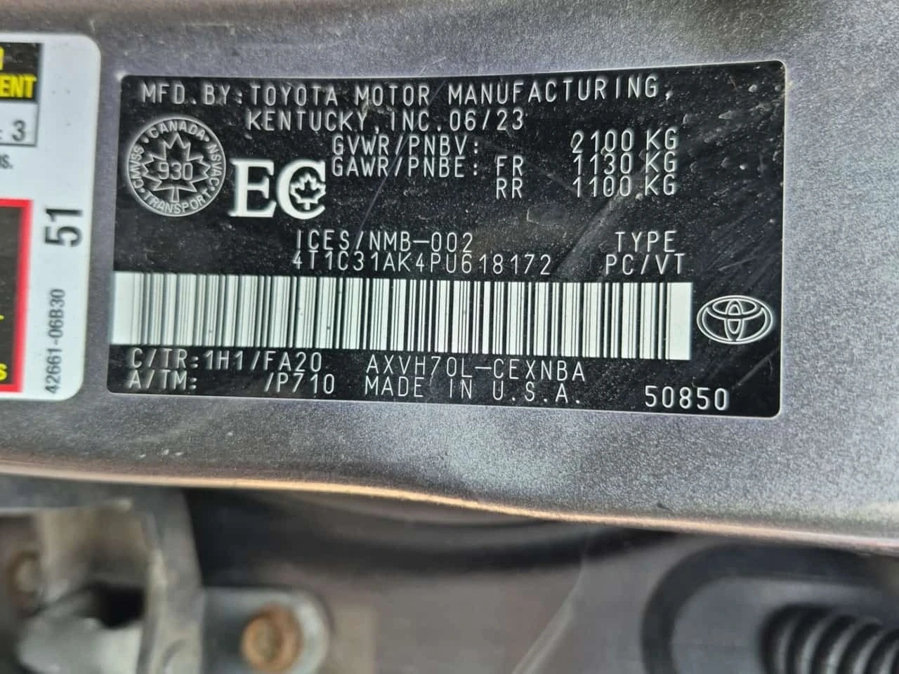Toyota Camry * HYBRID * BLIND SPOT * AWD * CARFAX * , снимка 13 - Автомобили и джипове - 55744046