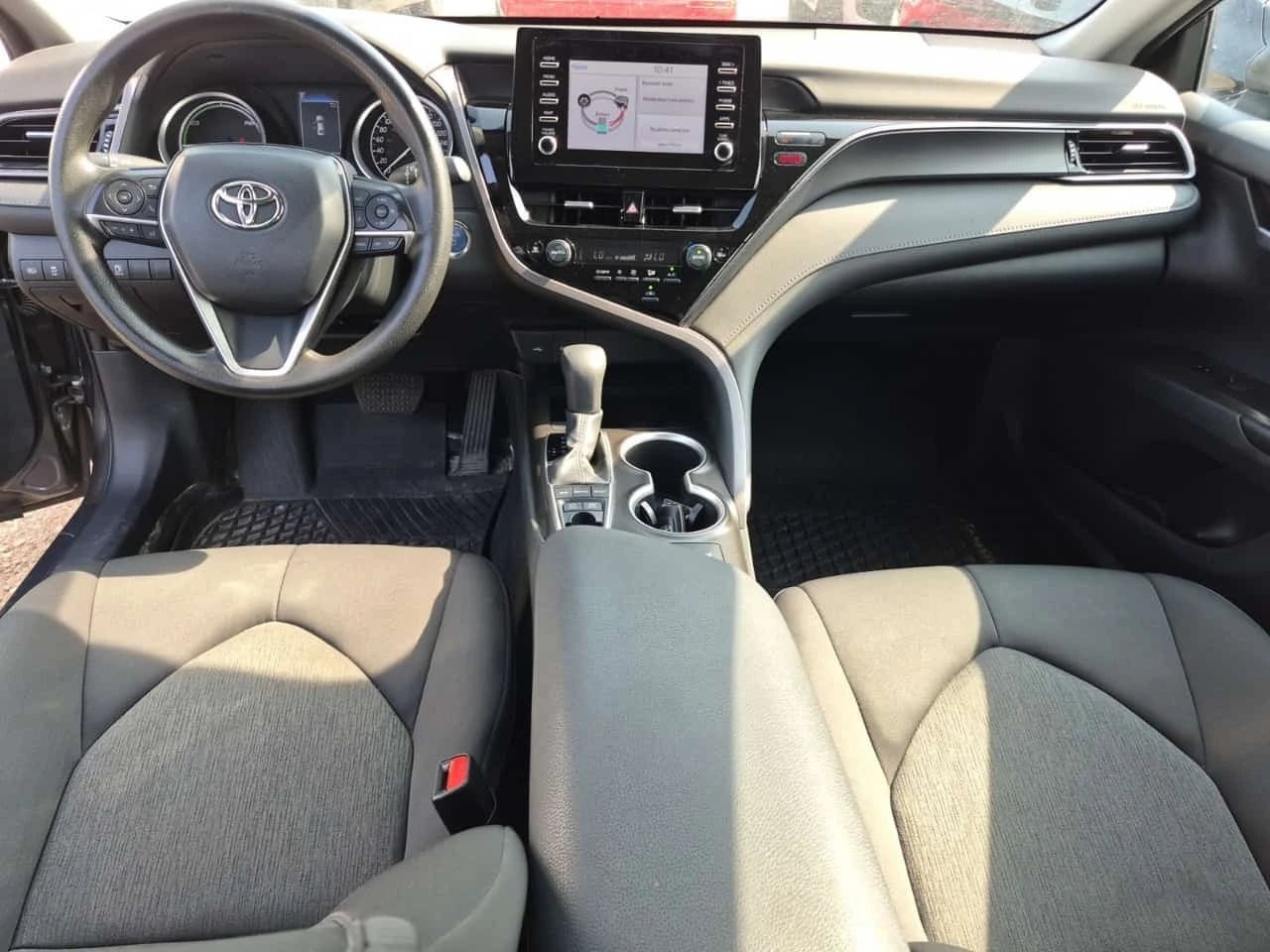 Toyota Camry * HYBRID * BLIND SPOT * AWD * CARFAX * , снимка 7 - Автомобили и джипове - 55744046