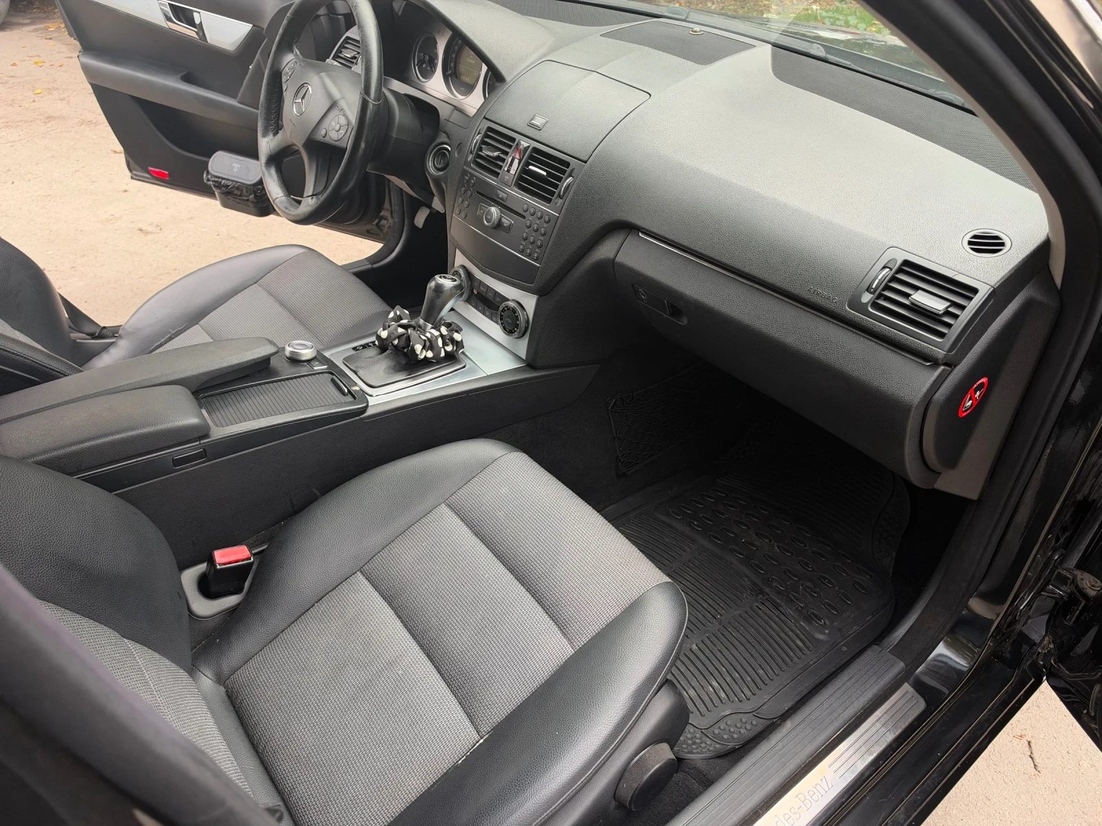Mercedes-Benz C 220 2.2CDI, снимка 8 - Автомобили и джипове - 56627595