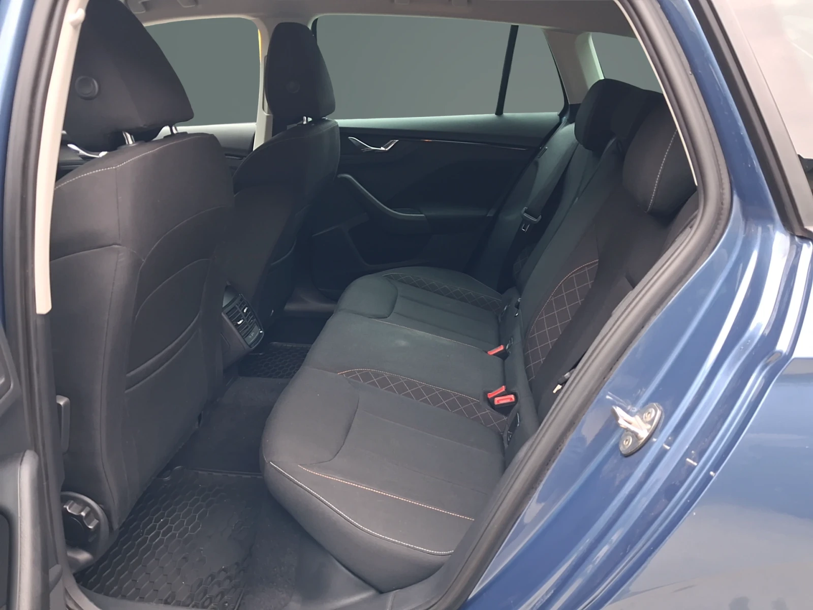 Skoda Scala ������� 1, 0 TSI, 110 �.�., 6M | Mobile.bg � ����������� 12