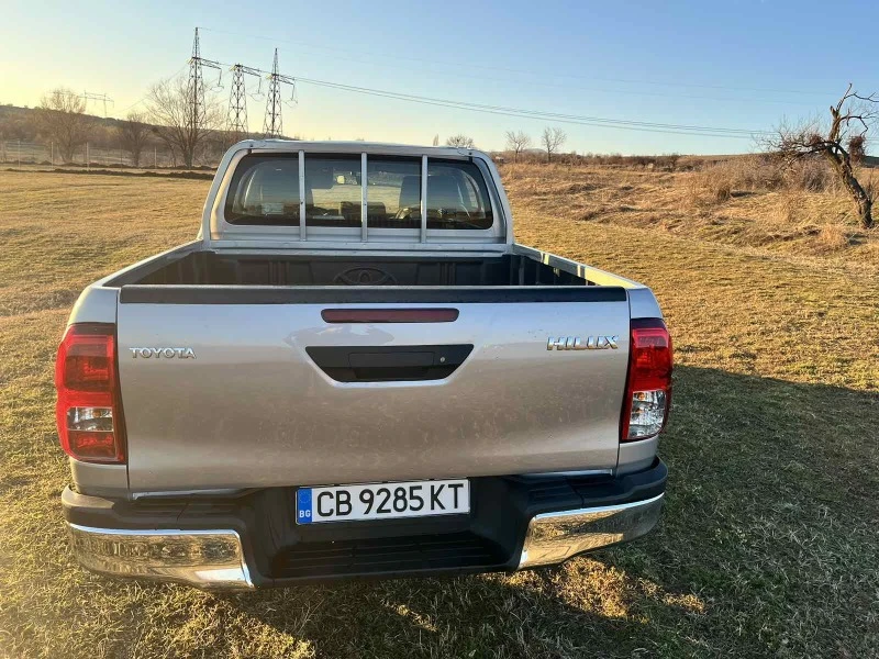 Toyota Hilux, снимка 7 - Автомобили и джипове - 47035456