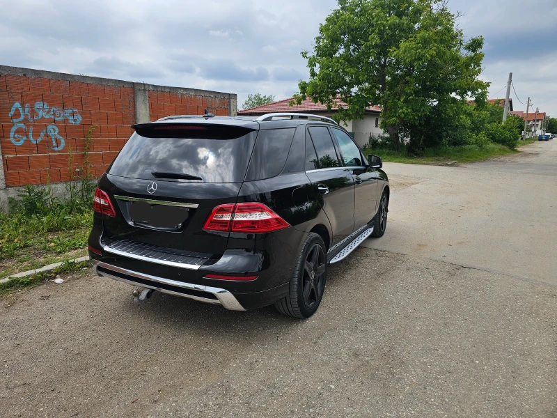 Mercedes-Benz ML 350 Bluetec Designo edition1/AMG, снимка 3 - Автомобили и джипове - 48022173