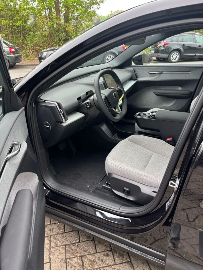 Volvo EX30 ULTRA EXT.RANGE/272HP/2WD/PANO/LED/CARPLAY/167fpr, снимка 7 - Автомобили и джипове - 50653298