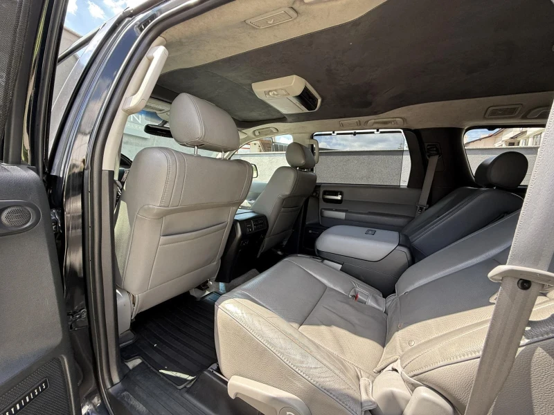 Toyota Sequoia Platinum 7-места, снимка 10 - Автомобили и джипове - 52312431