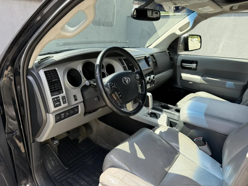 Toyota Sequoia Platinum 7-места, снимка 8 - Автомобили и джипове - 52312431