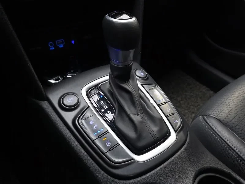 Hyundai Kona 1.6 Turbo 4Wd Premium, снимка 9 - Автомобили и джипове - 56118218