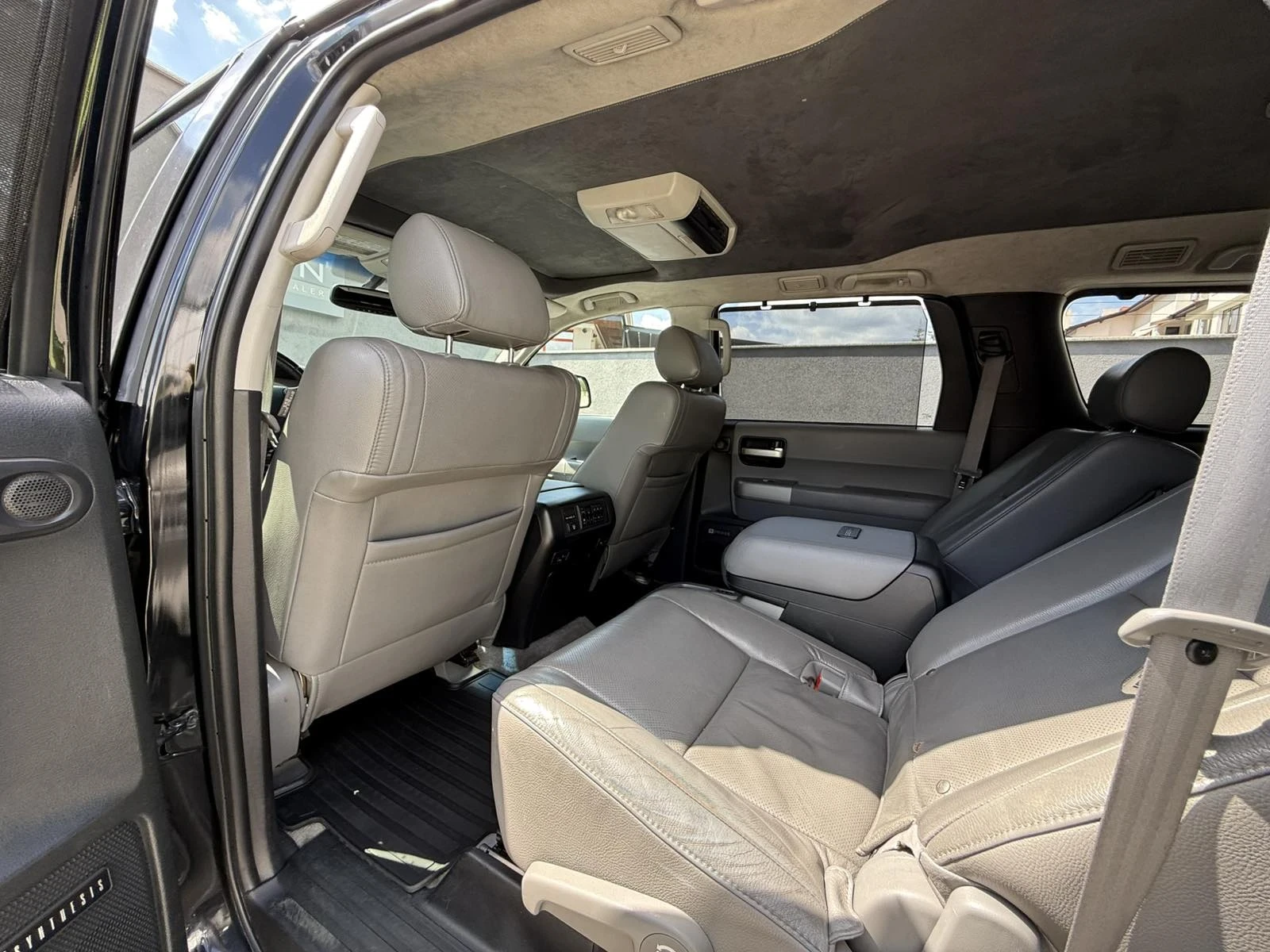 Toyota Sequoia Platinum 7-места - изображение 10