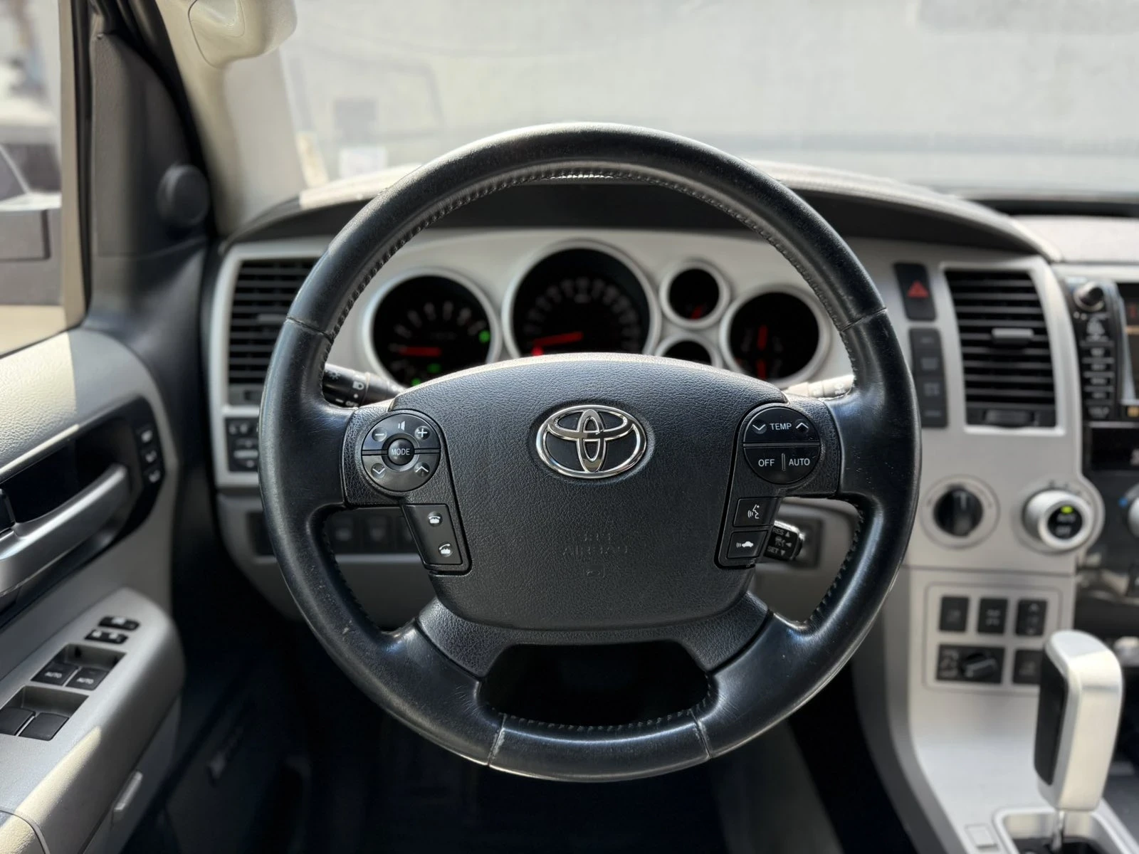 Toyota Sequoia Platinum 7-����� | Mobile.bg � ����������� 12