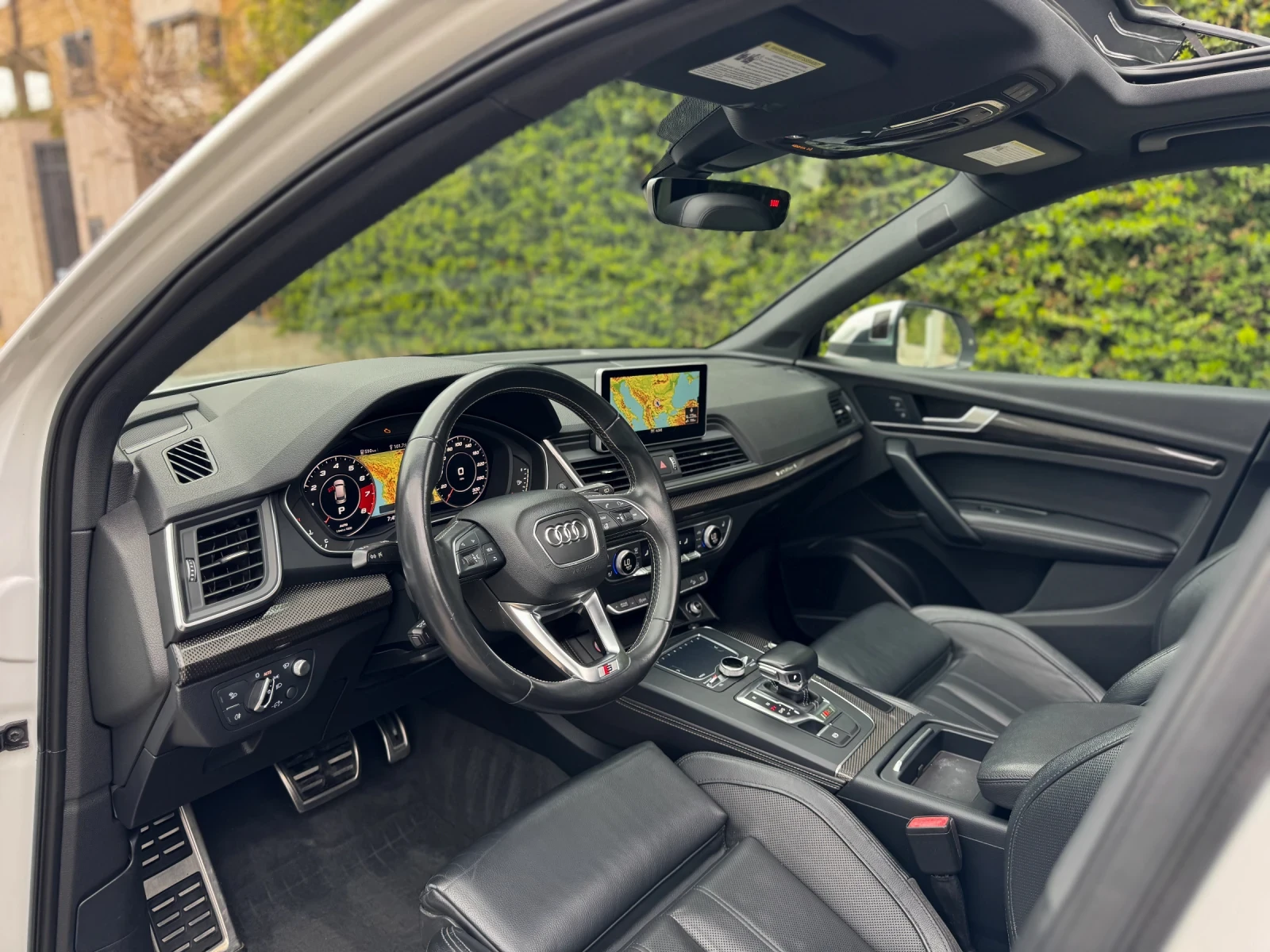 Audi SQ5 Carbon* B&O* 360* Pano* , снимка 15 - Автомобили и джипове - 54205966