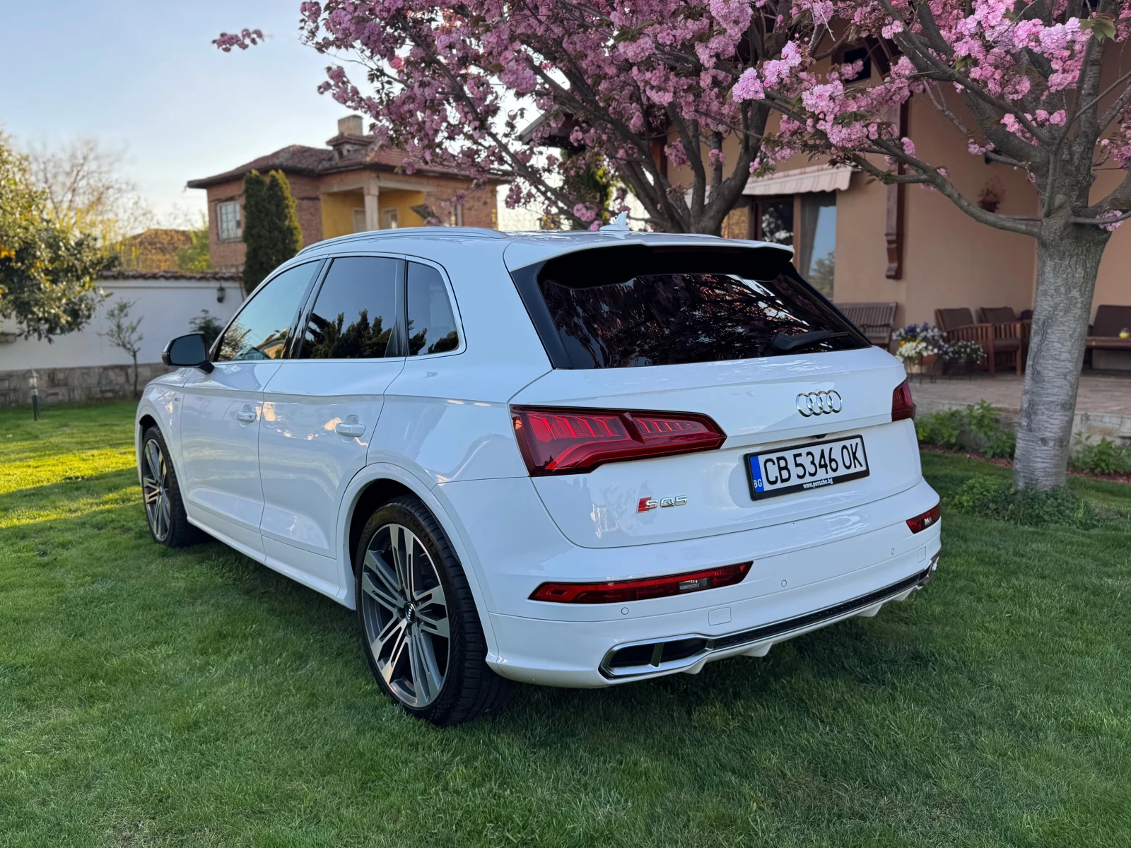 Audi SQ5 Carbon* B&O* 360* Pano* HuD* , снимка 7 - Автомобили и джипове - 54205966