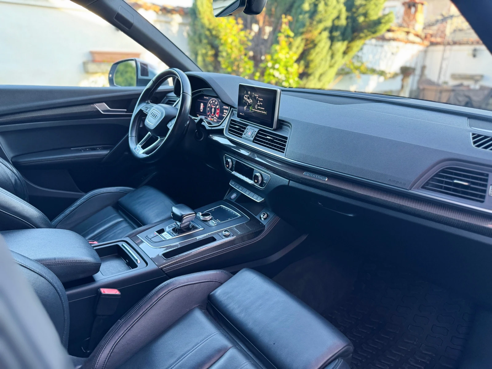 Audi SQ5 Carbon* B&O* 360* Pano* HuD* , снимка 9 - Автомобили и джипове - 54205966