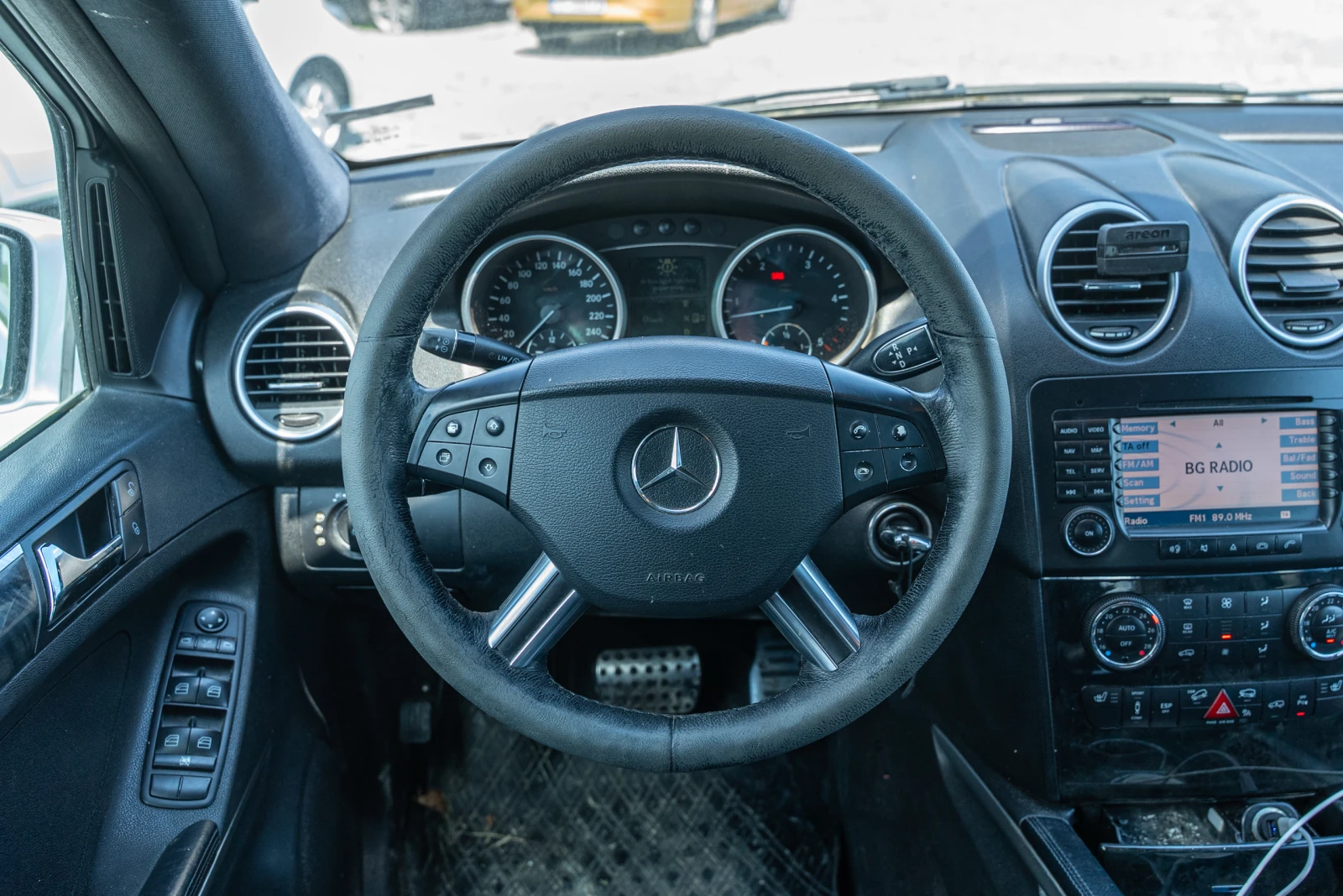 Mercedes-Benz ML 320 CDI 4MATIC, снимка 10 - Автомобили и джипове - 54508482