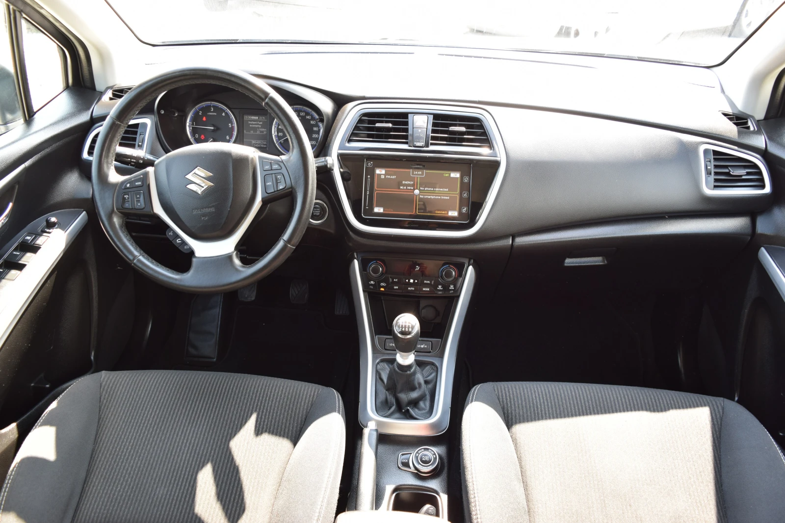 Suzuki SX4 S-Cross 1.6ddis* 4x4* Keyless* Камера* Euro6B, снимка 12 - Автомобили и джипове - 54790728