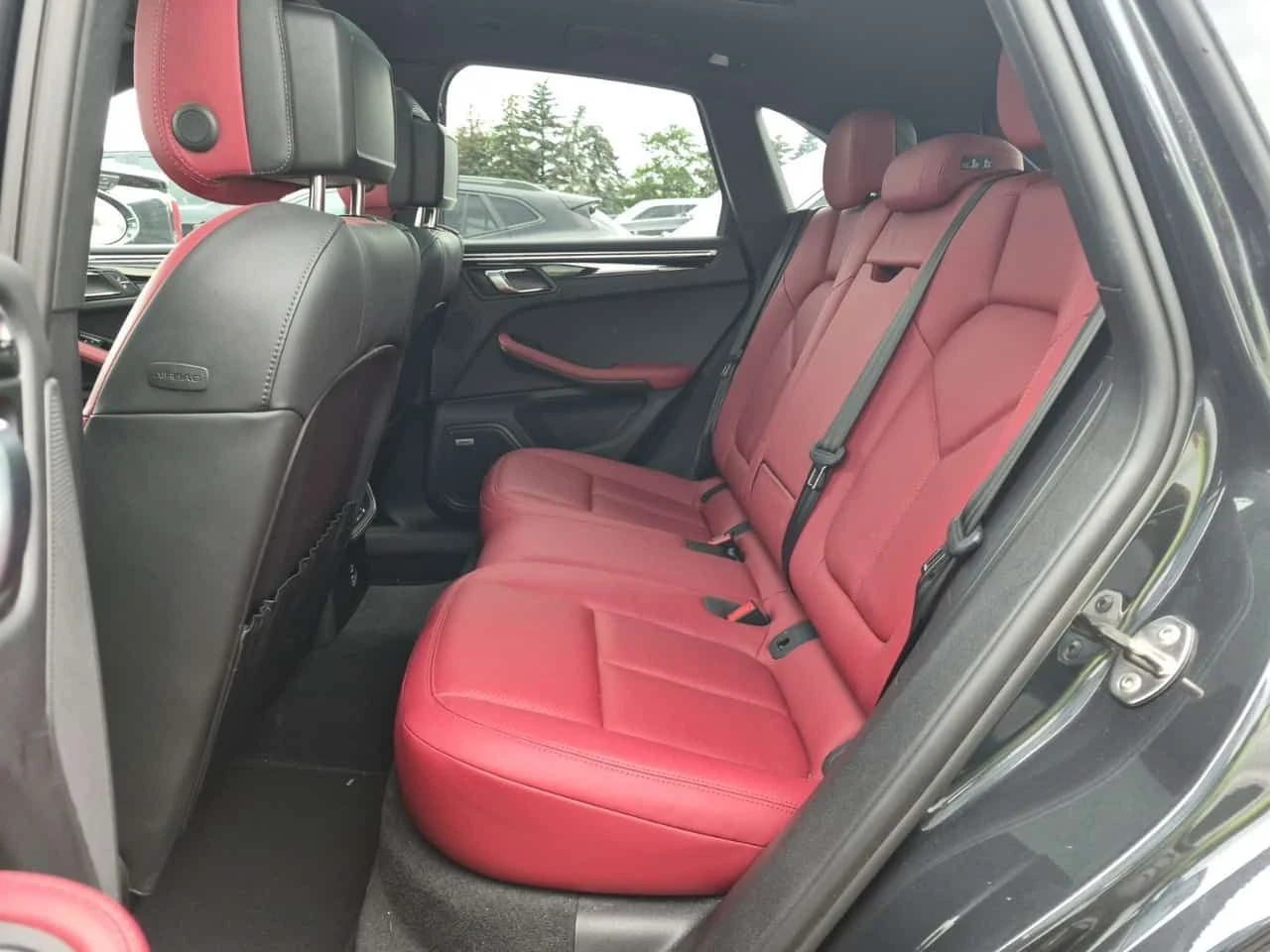 Porsche Macan S/CARFAX/ПОДГРЕВ/ОБДУХ/2 КЛЮЧА/ПАНО/ФИНАНСИРАНЕ, снимка 11 - Автомобили и джипове - 54957483