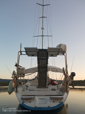 Ветроходна лодка Beneteau Oceanis 43, снимка 2 - Воден транспорт - 45040213