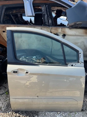 Ford  Courier 2016г предна дясна врата гола, снимка 2