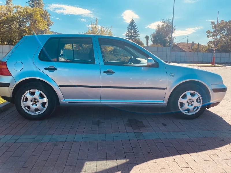 VW Golf, снимка 4 - Автомобили и джипове - 47492395