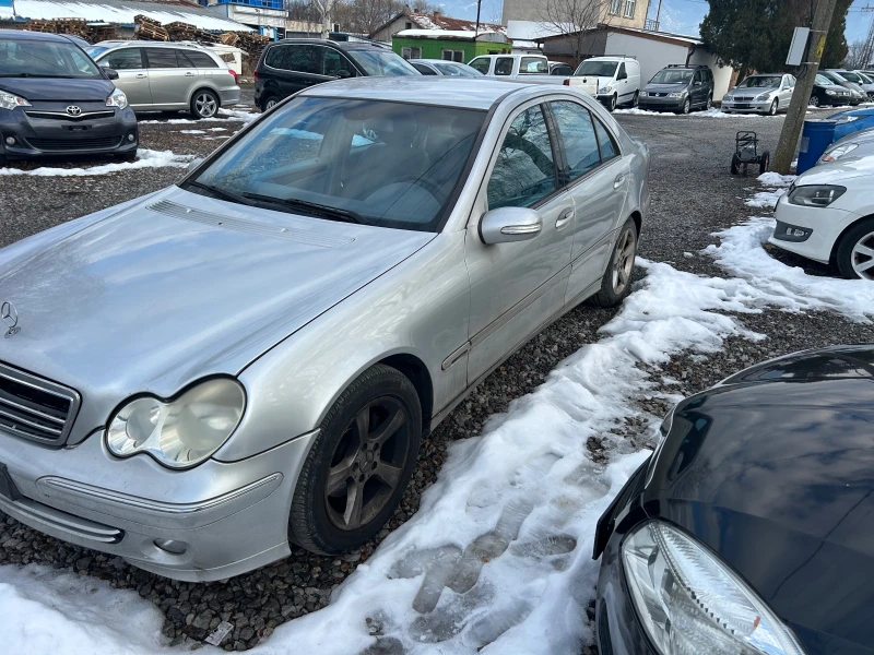 Mercedes-Benz C 220 2.2-150к.Авангарт, снимка 3 - Автомобили и джипове - 48787257