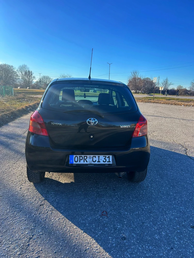 Toyota Yaris 1.3 VVT-i ТОП СЪСТОЯНИЕ!, снимка 4 - Автомобили и джипове - 49377692