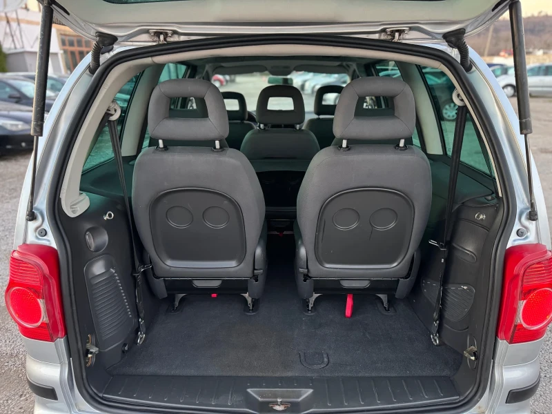 VW Sharan 1.9TDI 131кс 6с 7места ПОДГРЕВ НАВИ КЛИМАТРОНИК , снимка 12 - Автомобили и джипове - 49405638