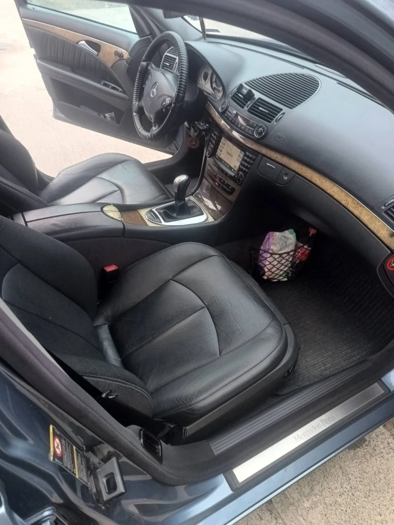 Mercedes-Benz E 220, снимка 9 - Автомобили и джипове - 53567231