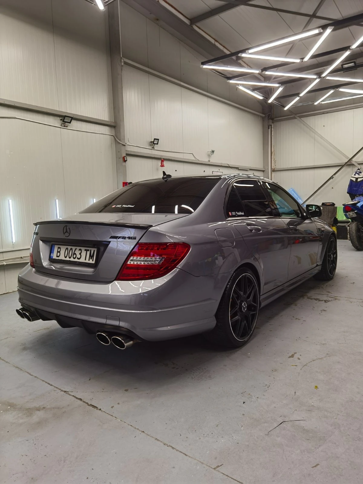 Mercedes-Benz C 63 AMG Зимни Гуми - изображение 4