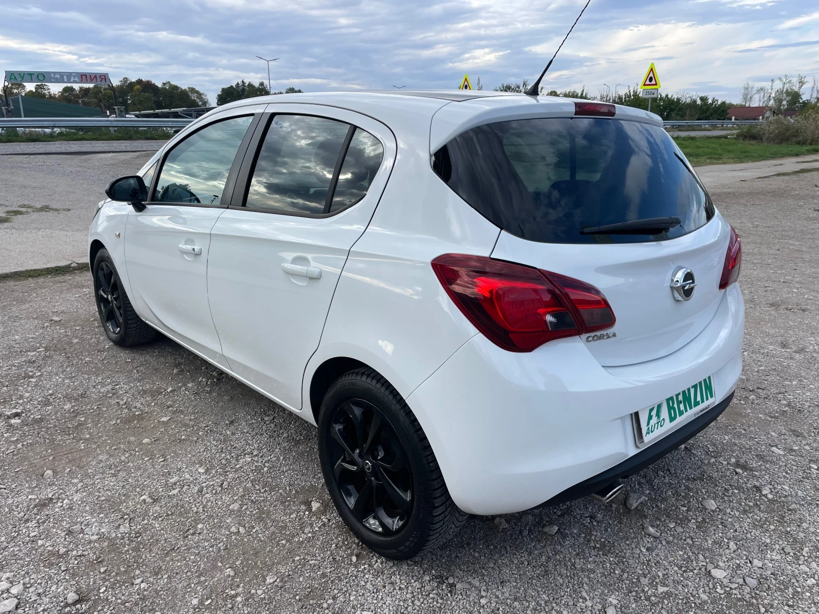 Opel Corsa 1.4i-GAS-FEIS-ITALIA - изображение 7