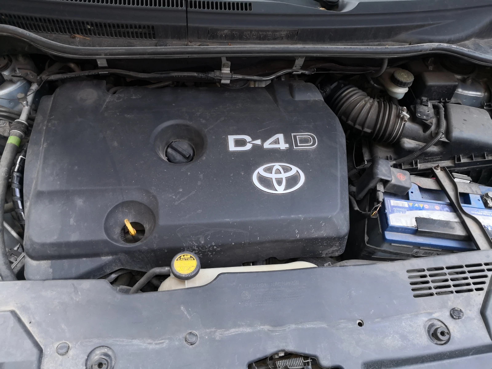 Toyota Corolla verso 2.2D4D - изображение 8