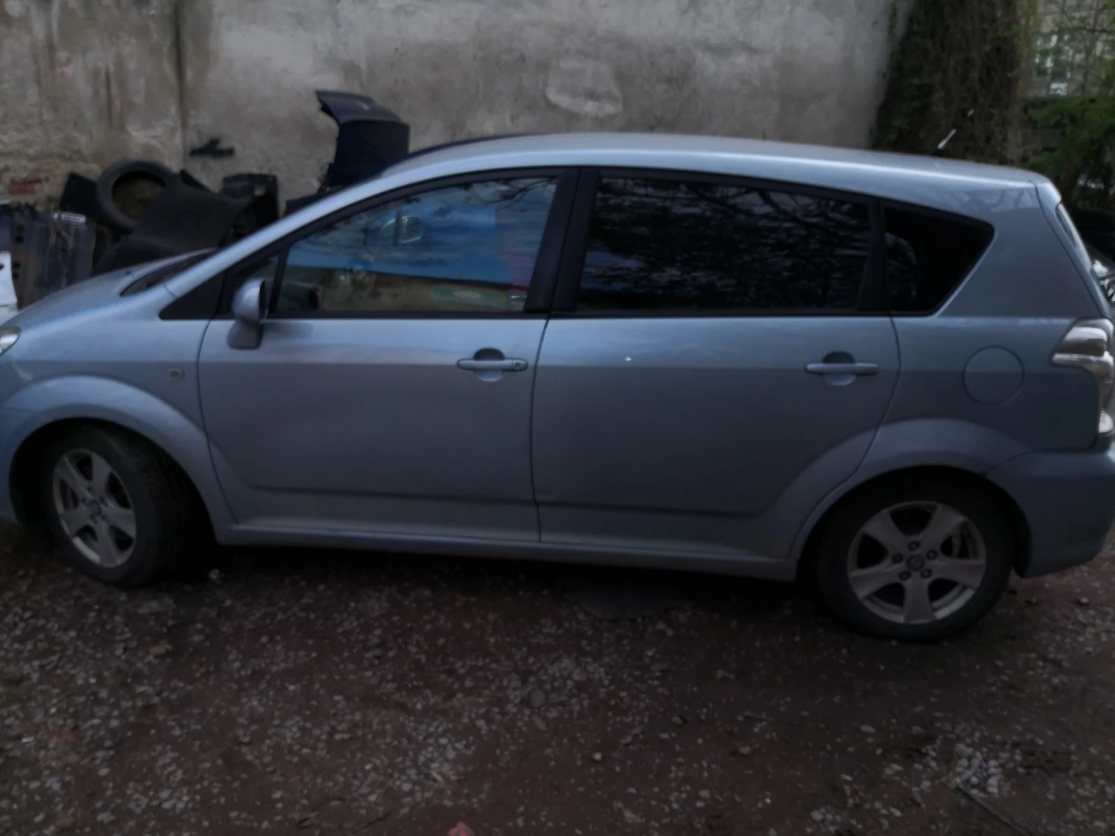 Toyota Corolla verso 2.2D4D - изображение 10