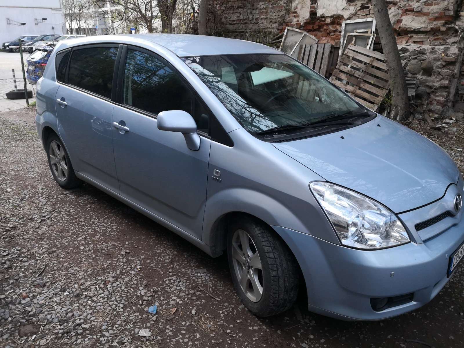 Toyota Corolla verso 2.2D4D - изображение 2