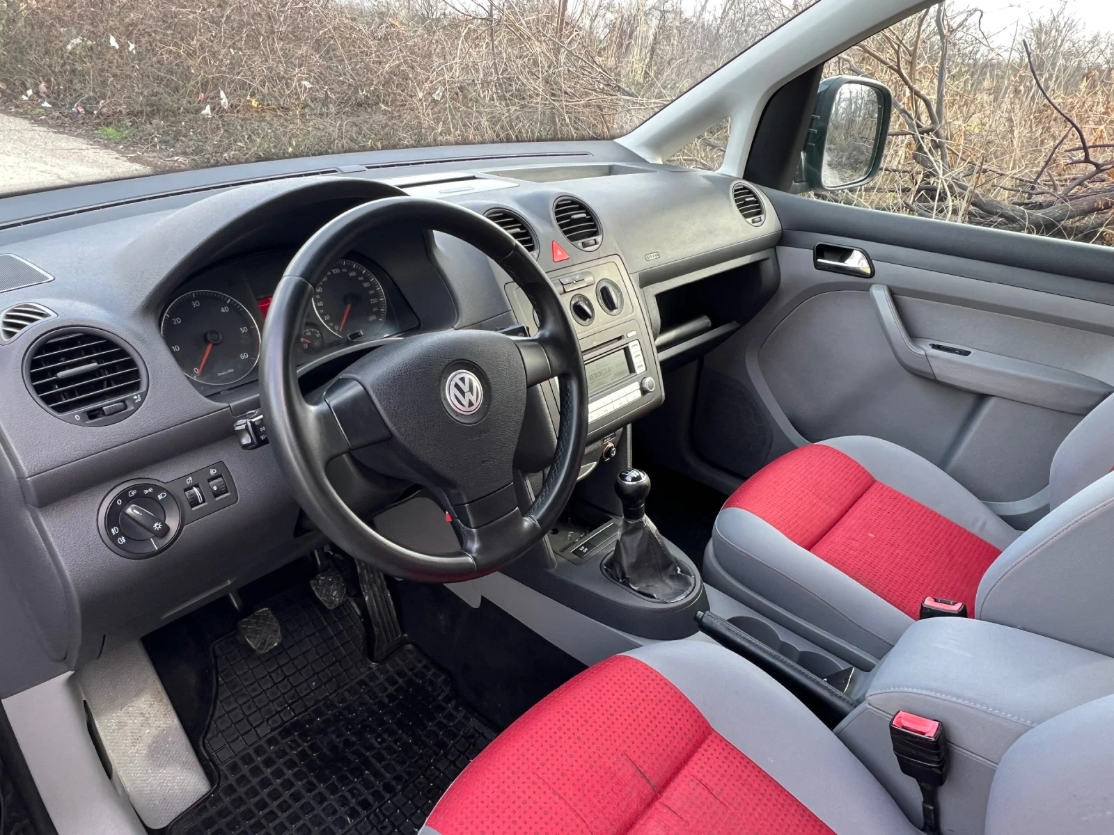 VW Caddy Life 1.9 TDI 105 к.с. - изображение 9