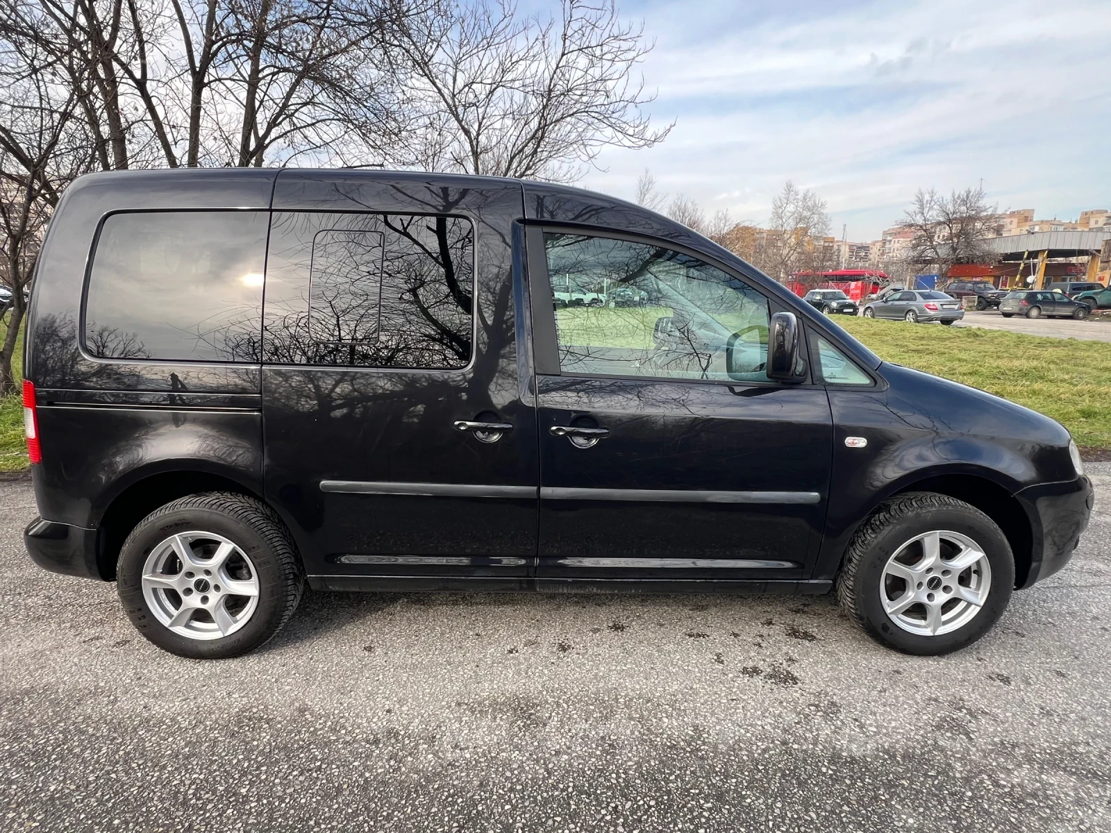 VW Caddy Life 1.9 TDI 105 к.с. - изображение 6