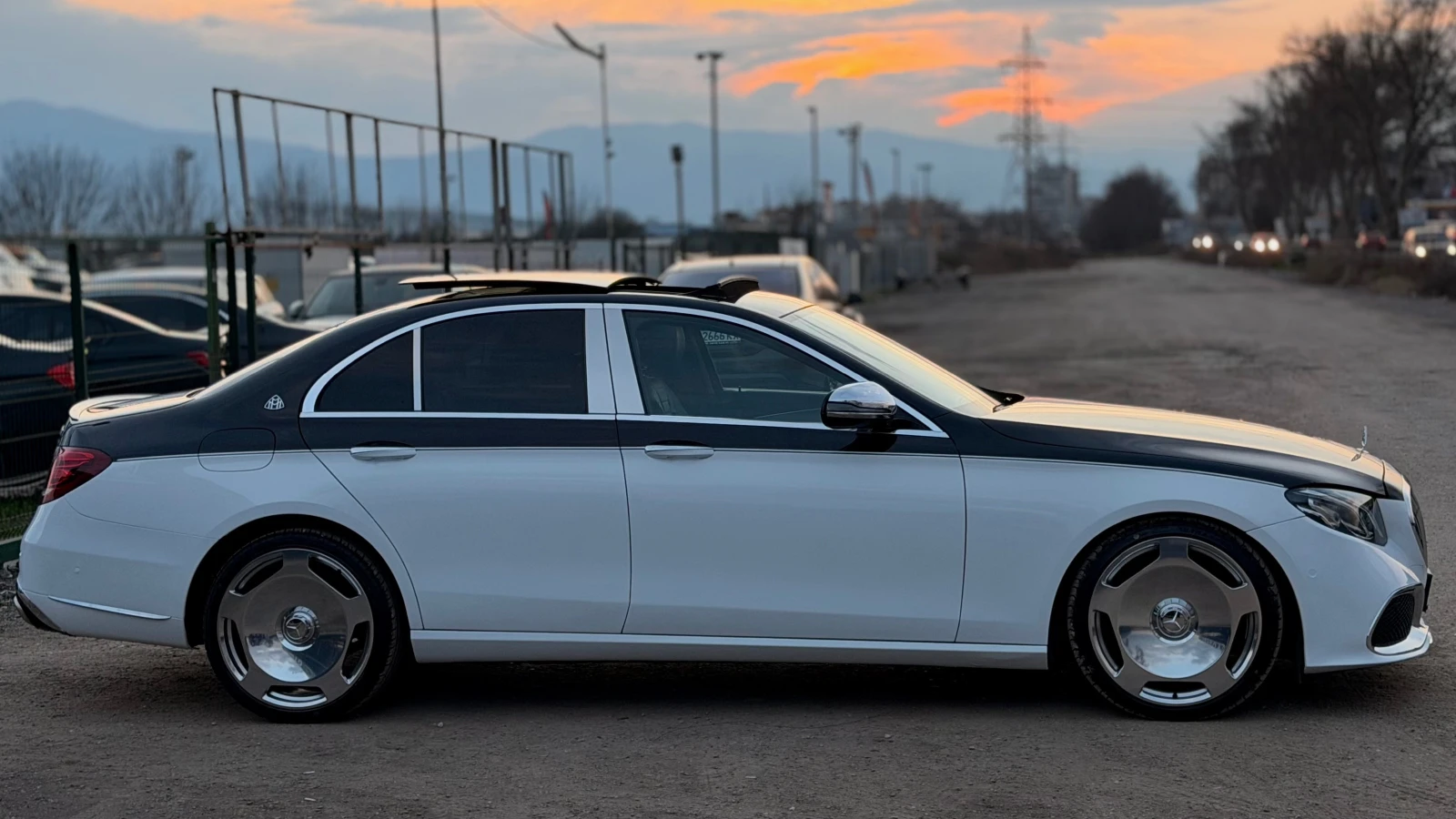 Mercedes-Benz E 220 d= MAYBACH= 3xTV= PANORAMA= , снимка 4 - Автомобили и джипове - 53727623