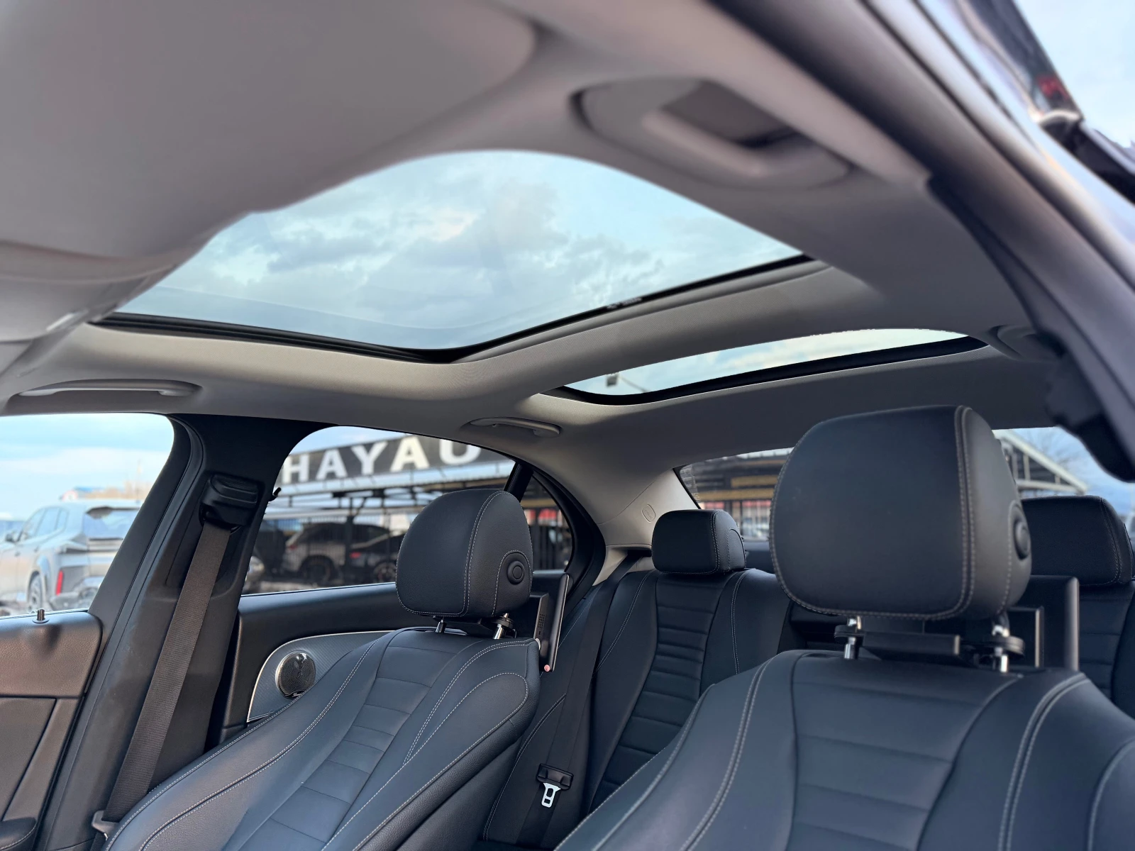 Mercedes-Benz E 220 d= MAYBACH= 3xTV= PANORAMA= , снимка 15 - Автомобили и джипове - 53727623