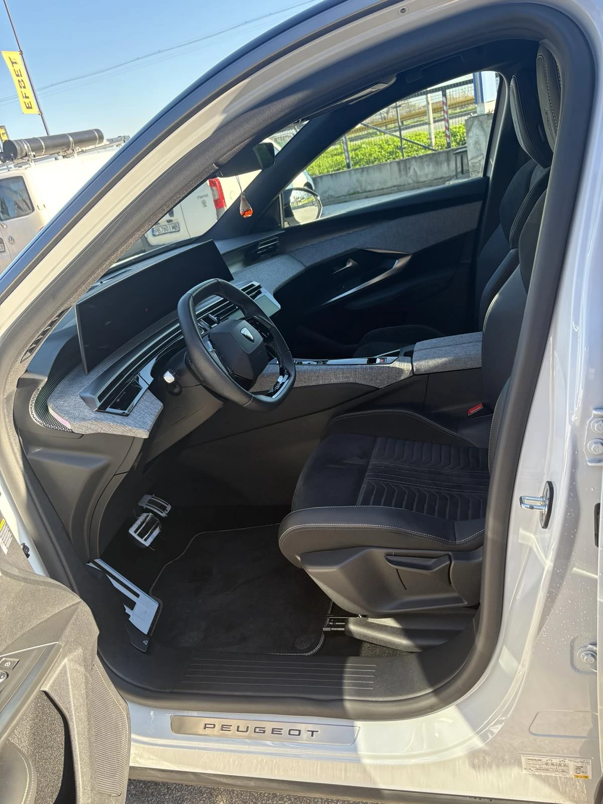 Peugeot 3008 GT 1.2 PureTech 145 HYBRID 48V e-DCS6, снимка 8 - Автомобили и джипове - 53735682