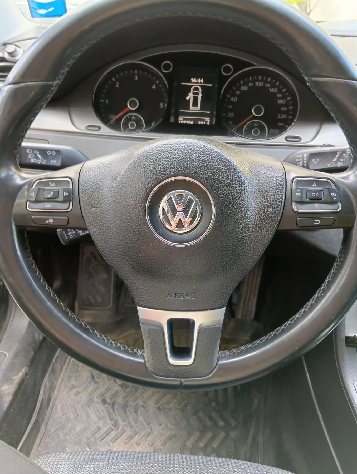 VW Passat, снимка 10 - Автомобили и джипове - 54296165