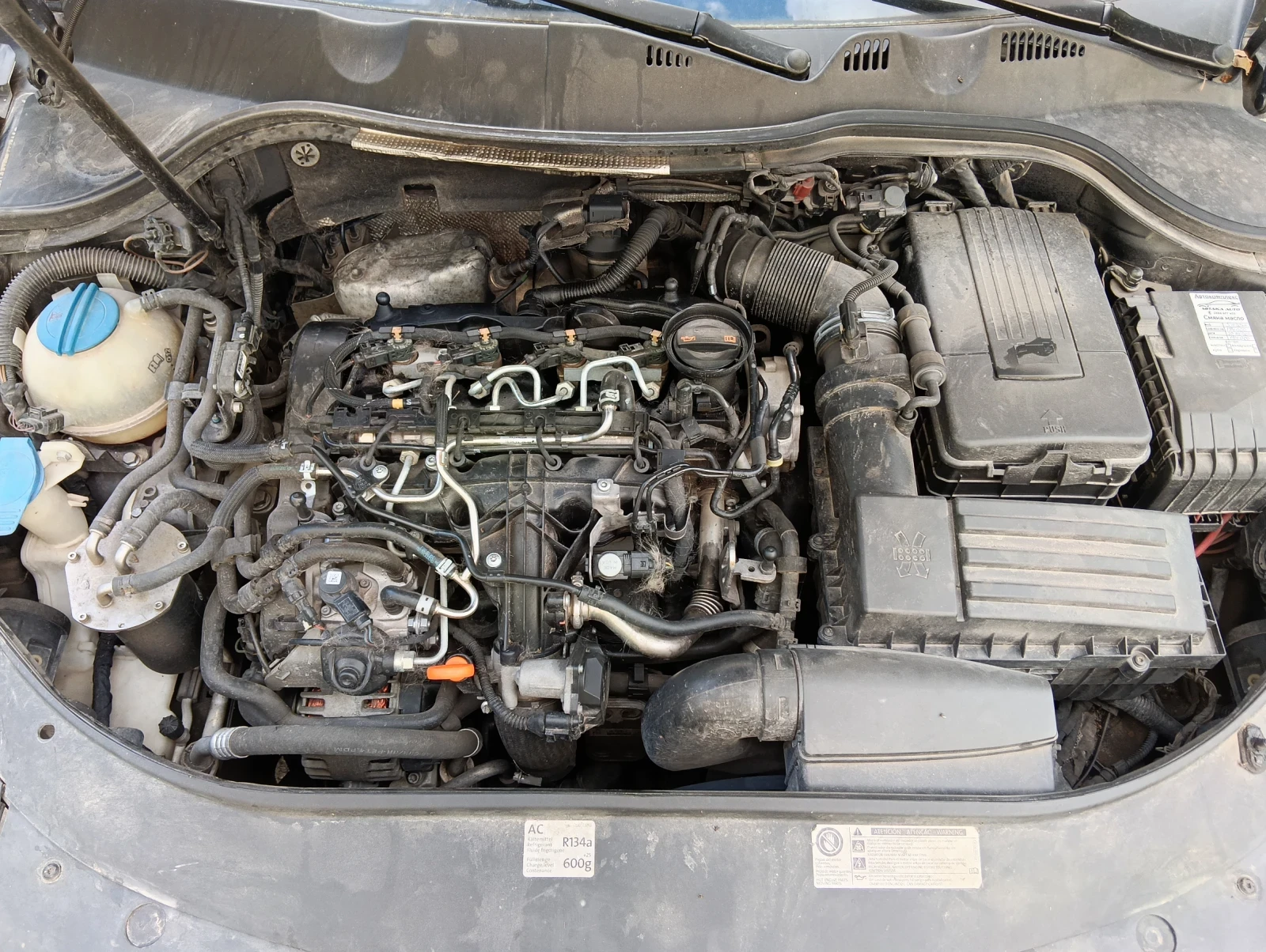 VW Passat, снимка 11 - Автомобили и джипове - 54296165