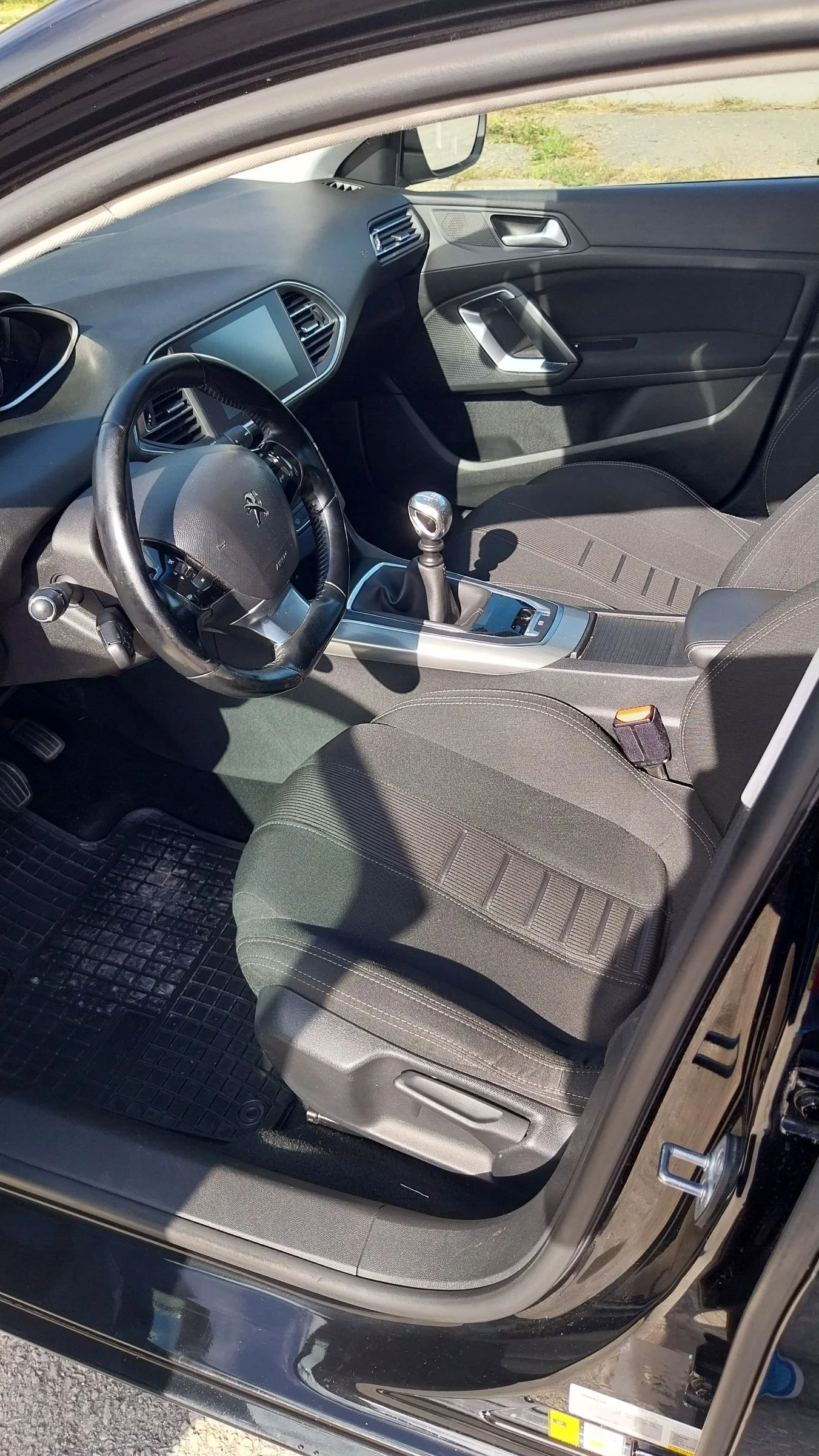 Peugeot 308 1, 6 HDI 115, снимка 17 - Автомобили и джипове - 55072156