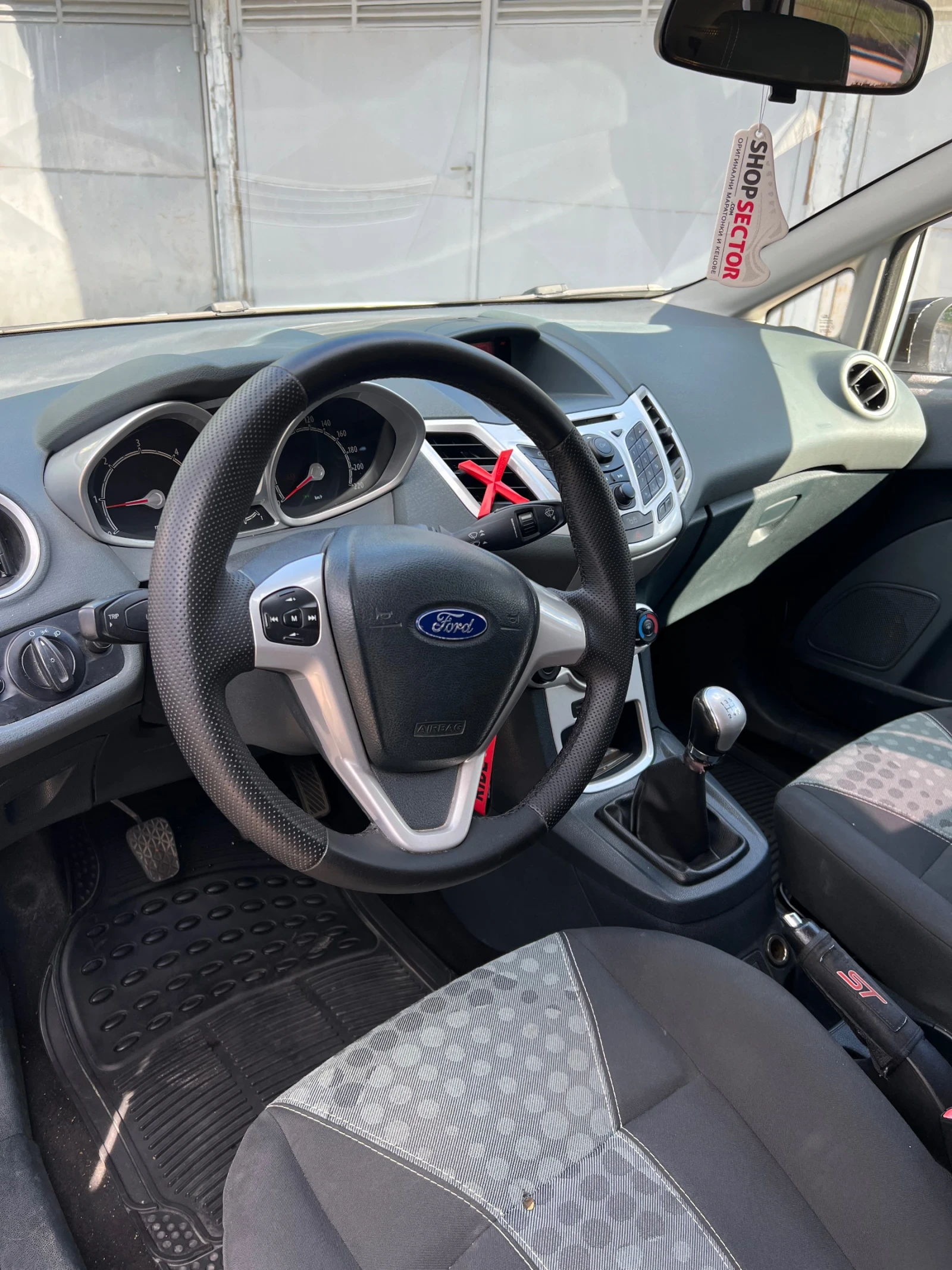Ford Fiesta 1.4dtci, снимка 8 - Автомобили и джипове - 54904204