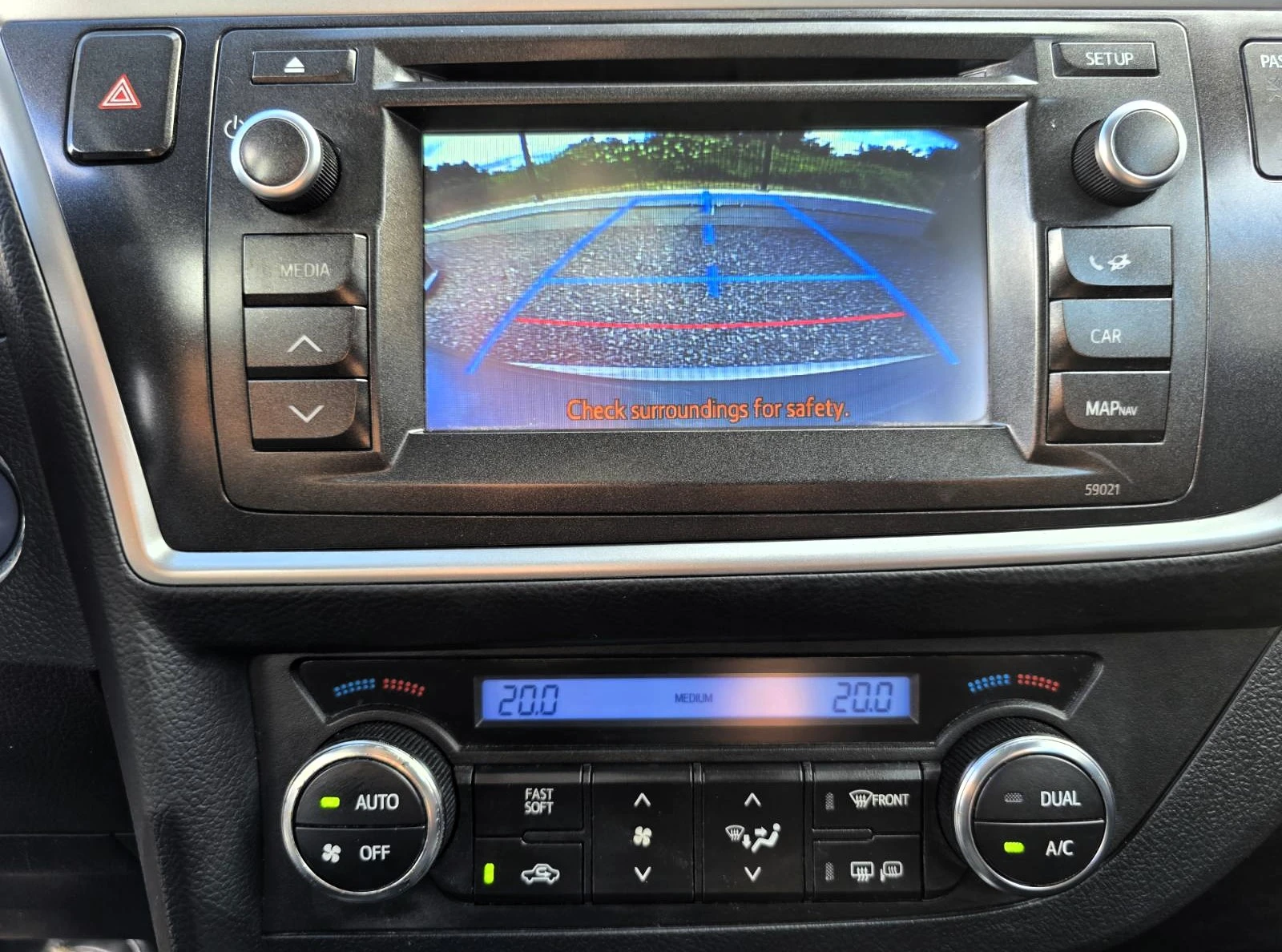 Toyota Auris 1.8vvt-i/Hybrid/Lounge, снимка 10 - Автомобили и джипове - 55037777