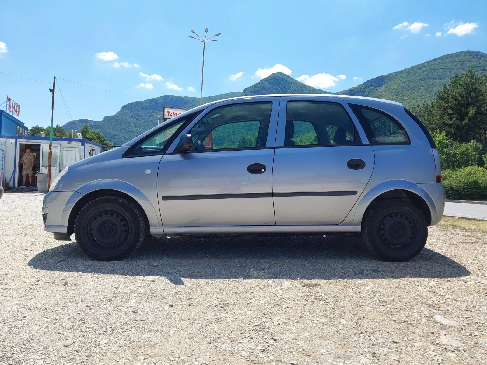 Opel Meriva 1.3- 70кс. Климатик, снимка 4 - Автомобили и джипове - 55487075