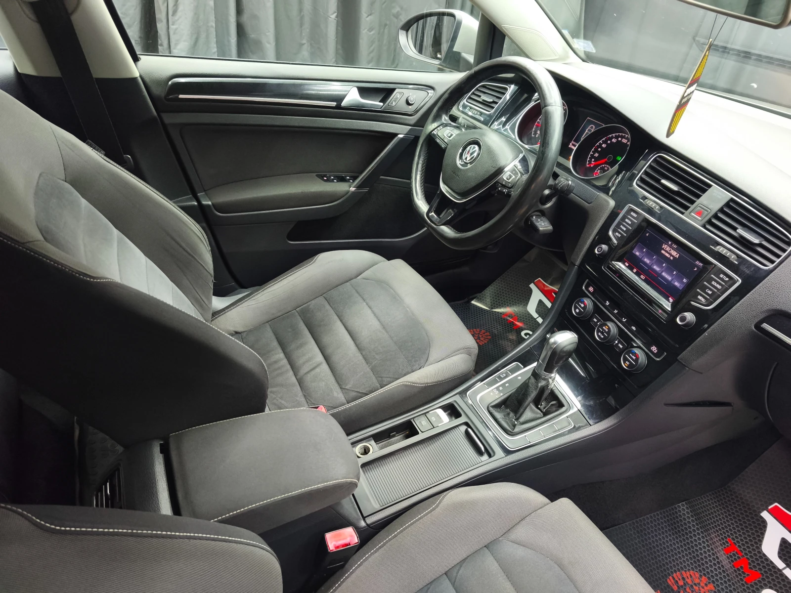 VW Golf 1.6TDI 105k.c Automatic E5, снимка 11 - Автомобили и джипове - 56130184
