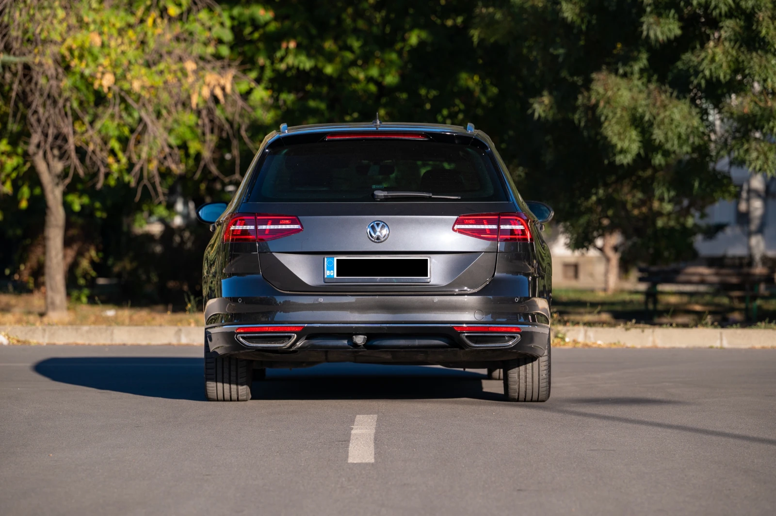 VW Passat R-LINE, снимка 4 - Автомобили и джипове - 56467102