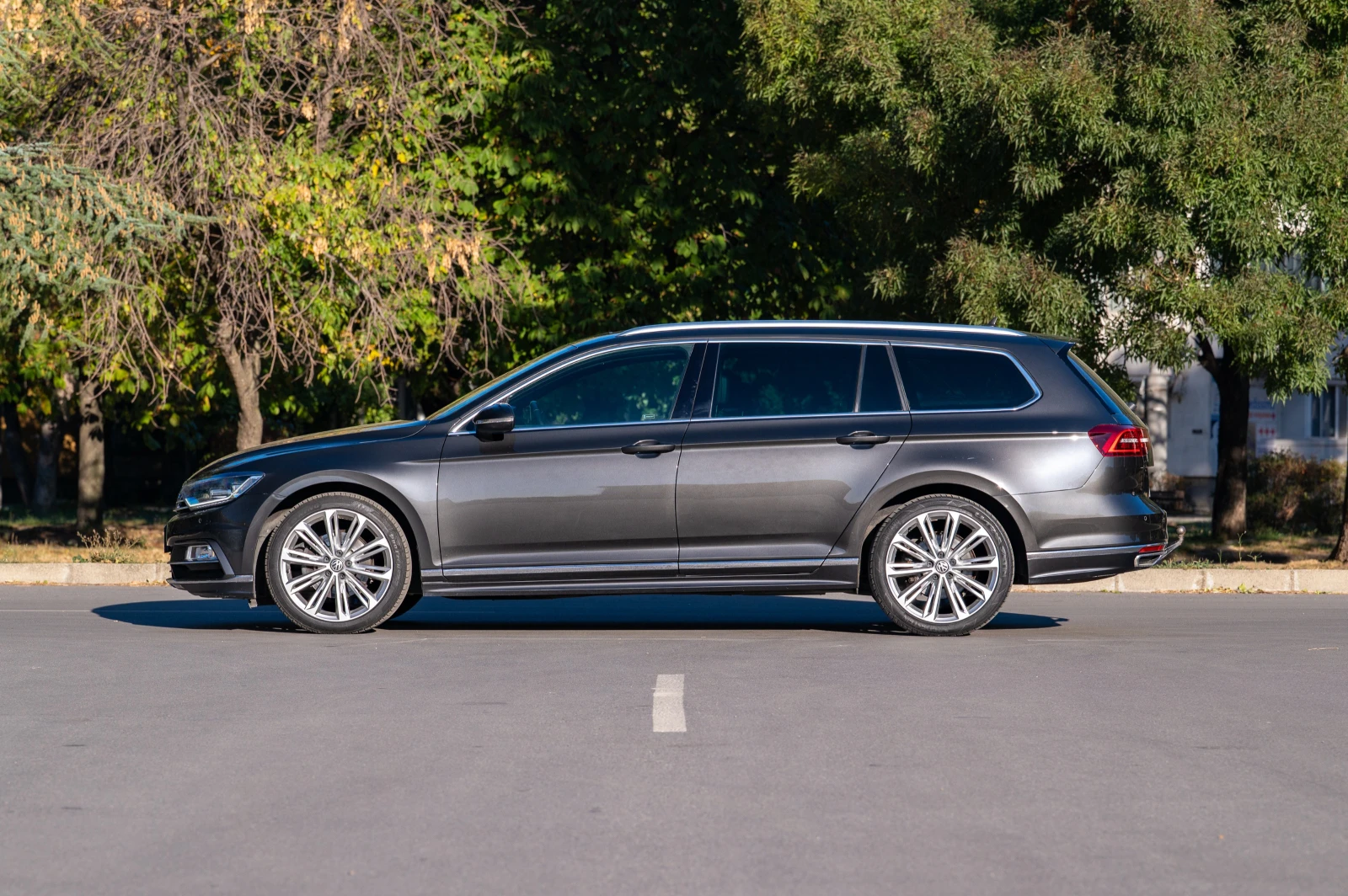VW Passat R-LINE, снимка 7 - Автомобили и джипове - 56467102