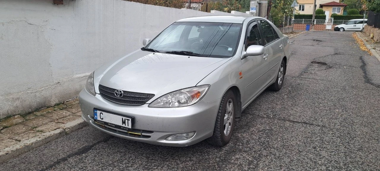 Toyota Camry 2.4i